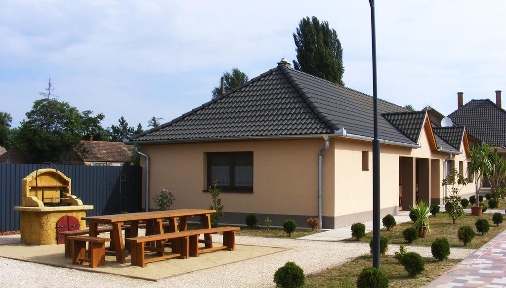 Szerencsecsillag Vendeghaz Hotel Кишкьорьош Екстериор снимка