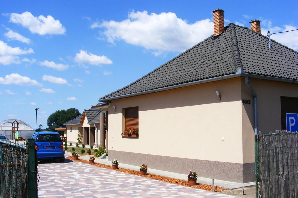 Szerencsecsillag Vendeghaz Hotel Кишкьорьош Екстериор снимка