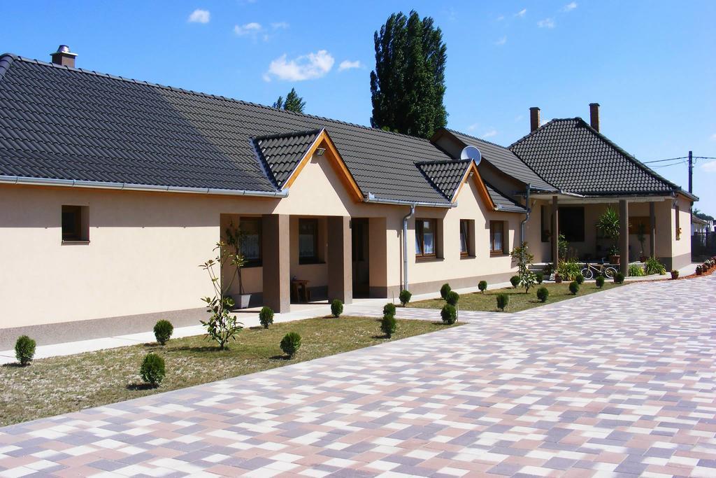 Szerencsecsillag Vendeghaz Hotel Кишкьорьош Екстериор снимка
