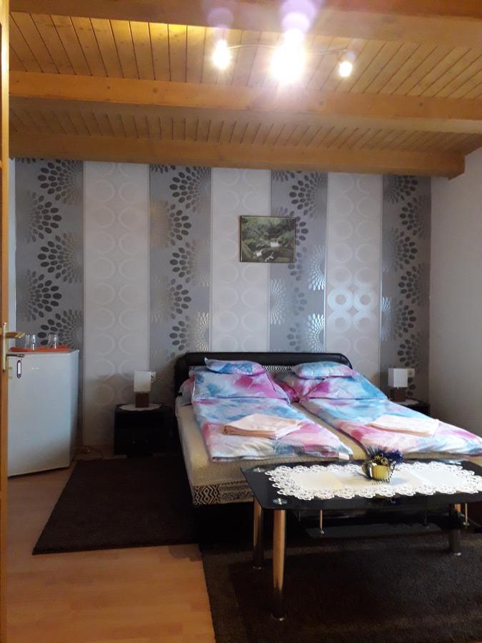 Szerencsecsillag Vendeghaz Hotel Кишкьорьош Екстериор снимка